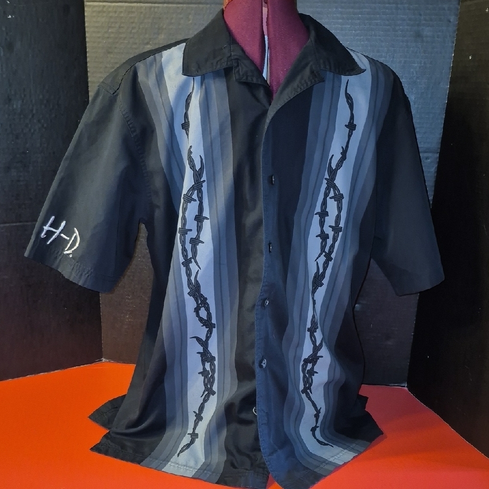 Men's HARLEY- DAVIDSON CLOTHS Black and Gray Short Sleeve Shirt SIZE MED